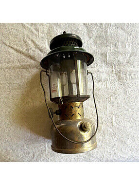 Coleman Liquid Fuel Lantern Pyrex Glass Globe Metal корпус Green/Silver